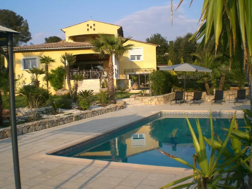 Mas Madilauric Bed and Breakfast Grasse